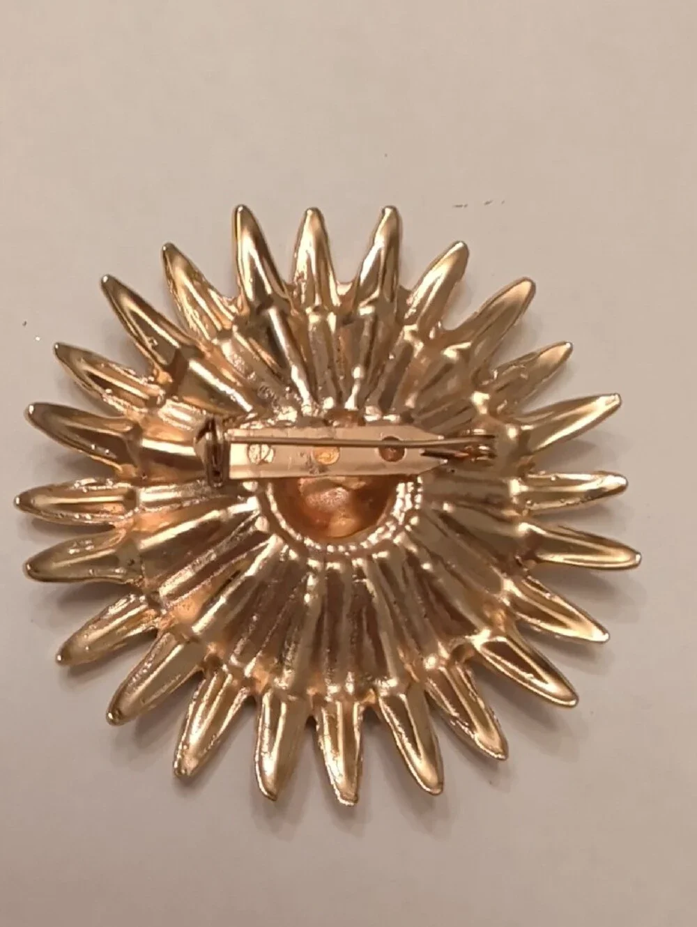 Gold Tone Sunflower Floral Brooch